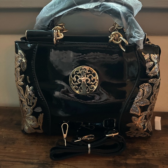 Beautiful NWOT black patent leather handbag with sequin flowers - Picture 10 of 13